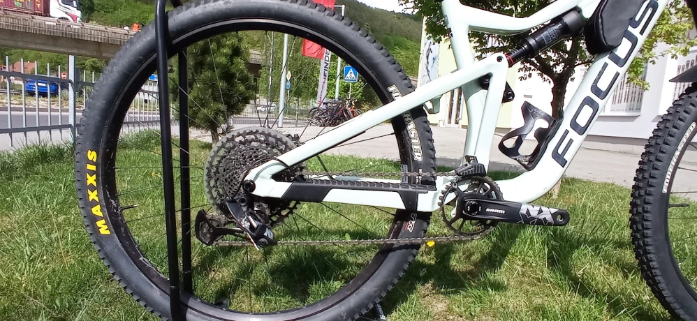FOCUS JAM 6.8 GREY 29"